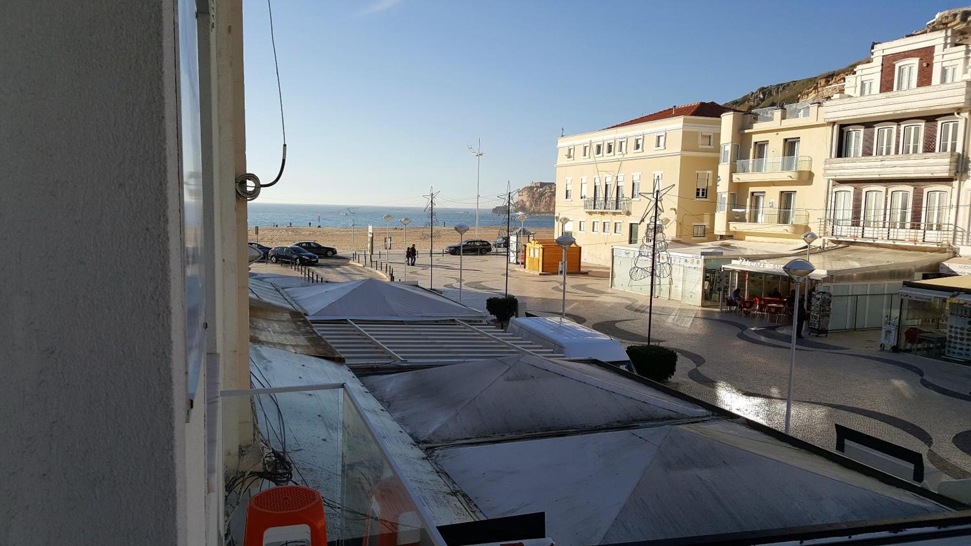 By The Sea - Nazare Bed & Breakfast Exterior foto