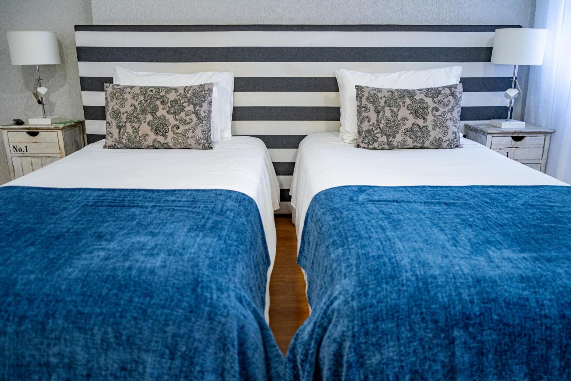 By The Sea - Nazare Bed & Breakfast Exterior foto