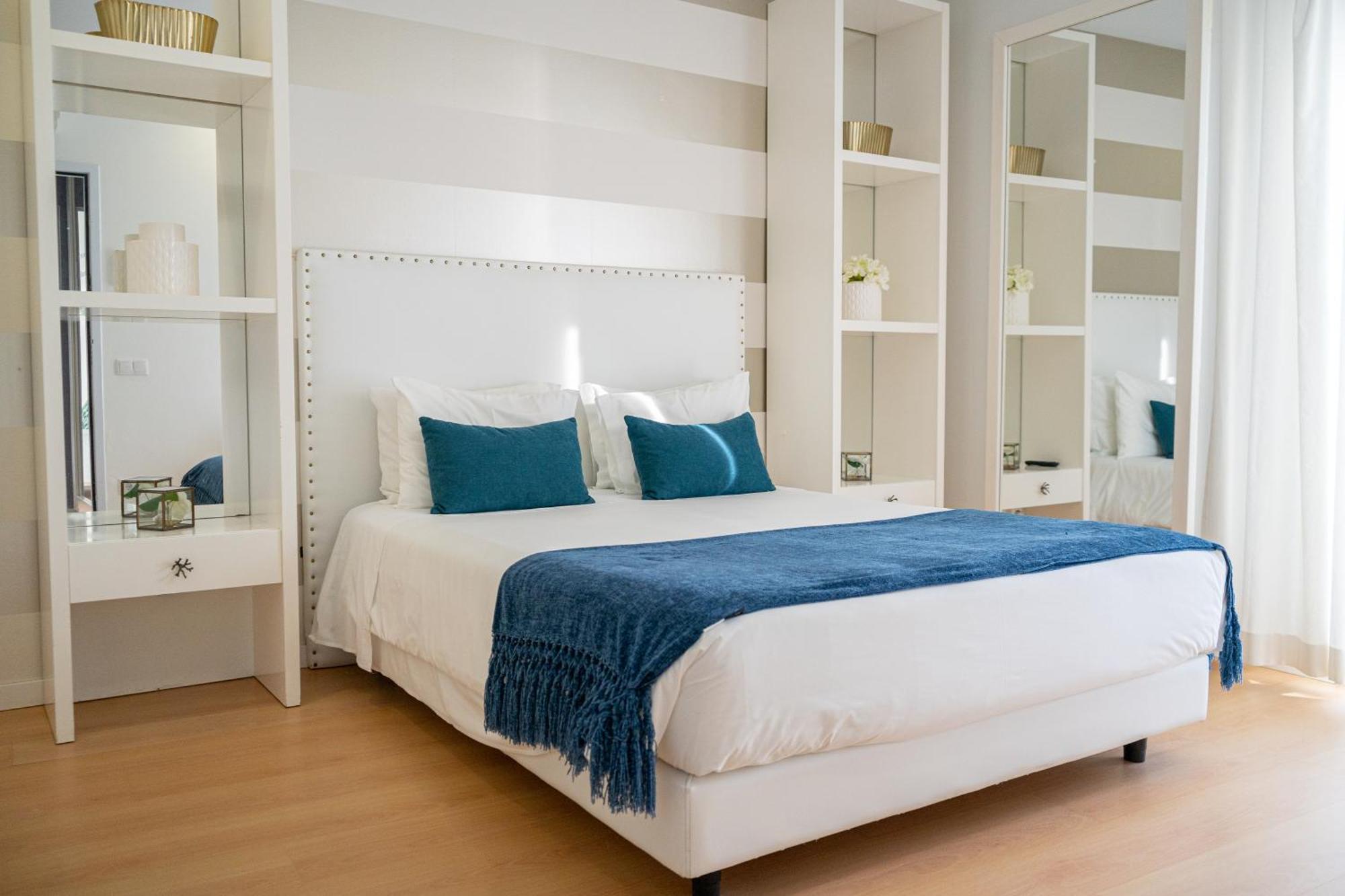 By The Sea - Nazare Bed & Breakfast Exterior foto