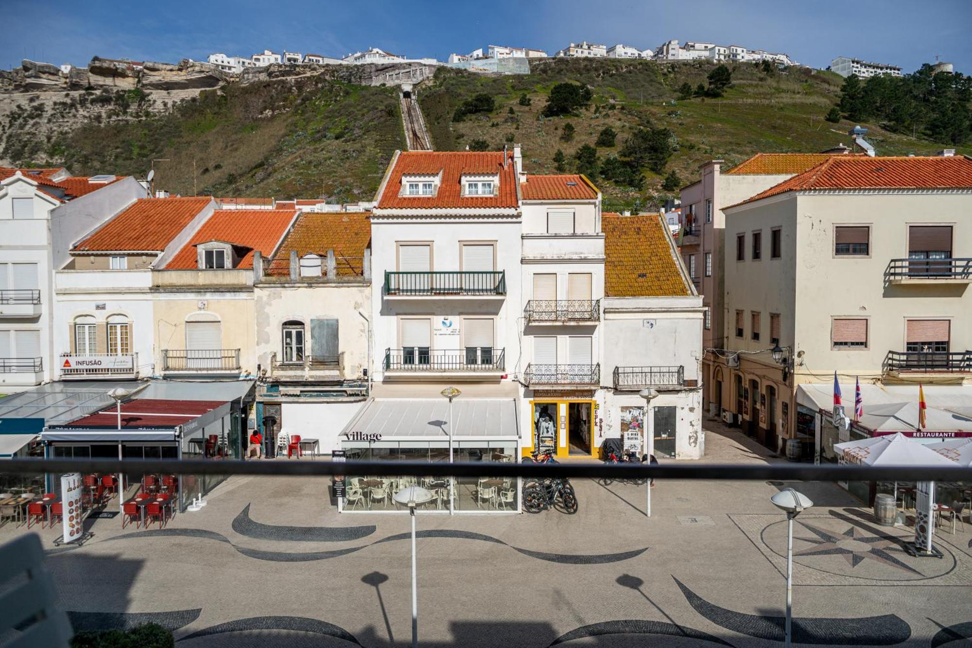 By The Sea - Nazare Bed & Breakfast Exterior foto