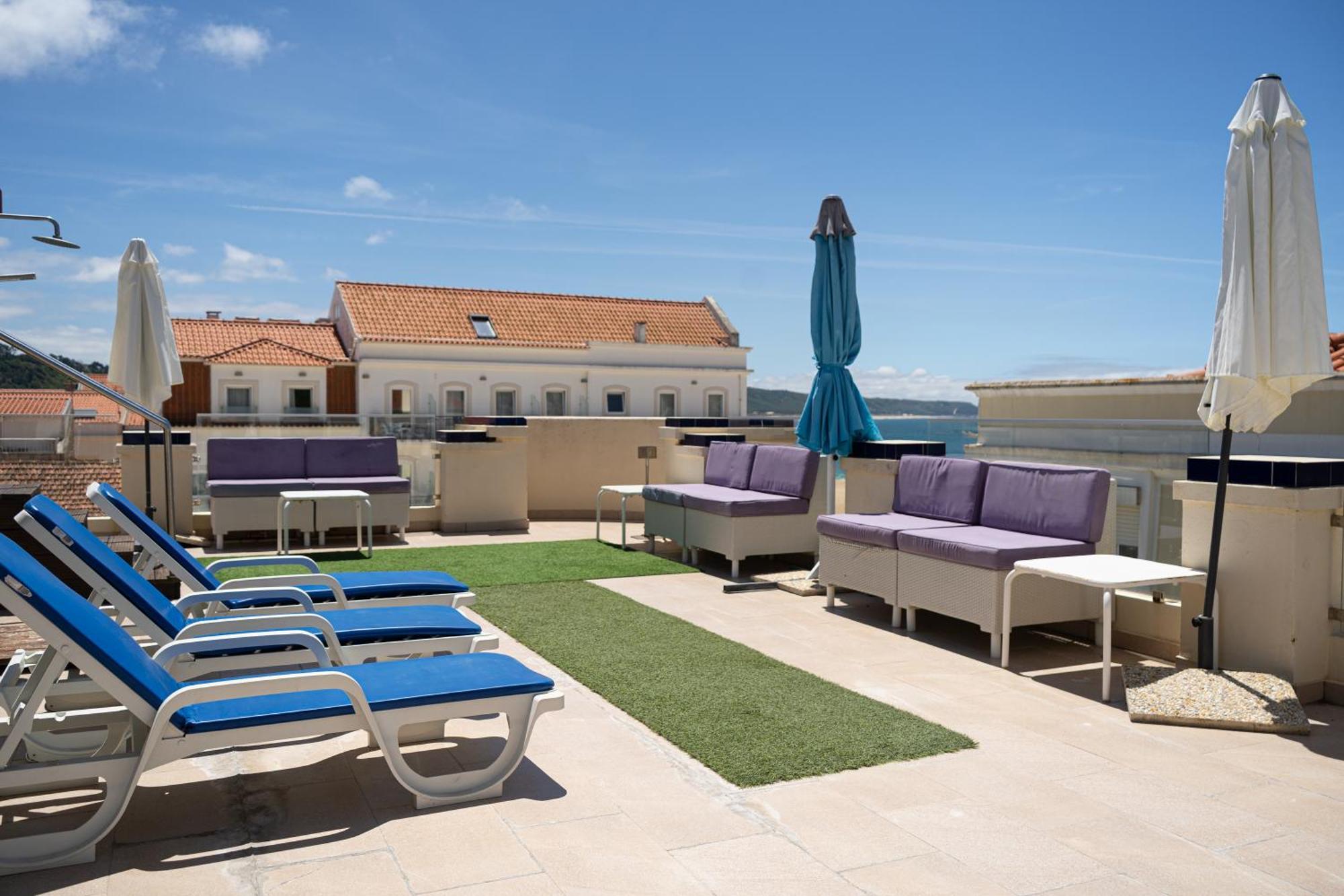 By The Sea - Nazare Bed & Breakfast Exterior foto